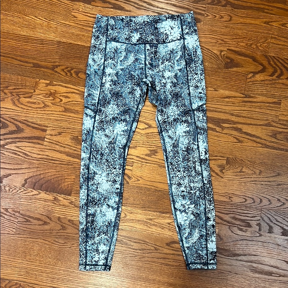 Lululemon Speed Up Tight 28” - 8 - Blue - Wildwood - EUC